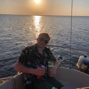 Meet your Posher, Adam